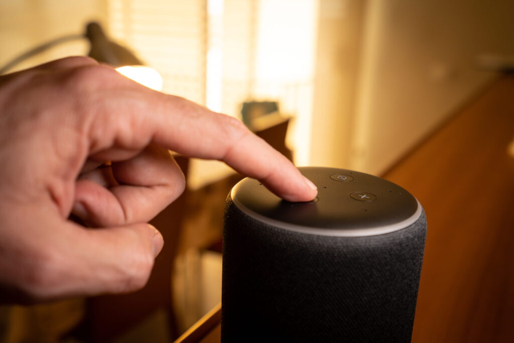 Amazon Alexa; Foto: Adobe Stock/ tanaonte