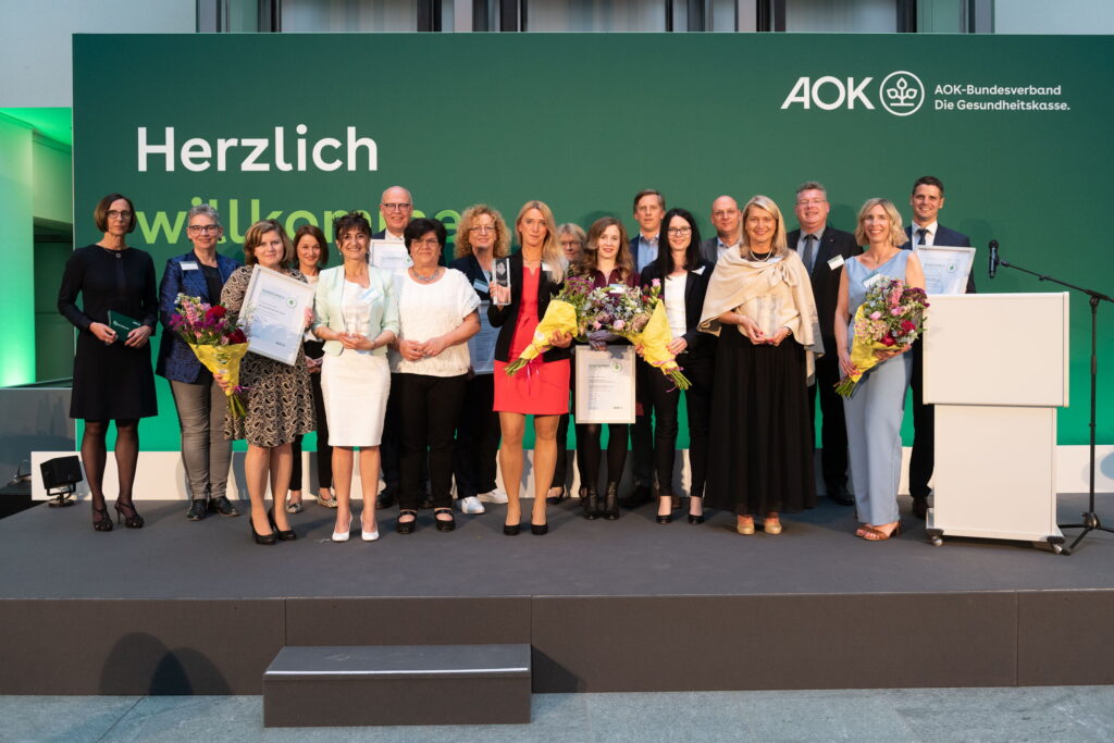 Gruppenbild PreisträgerInnen Jury_AOK_BV