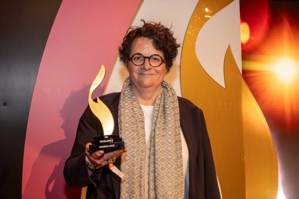 Die Städtischen Seniorenheime Dortmund haben nun in Berlin den HR Excellence Award überreicht bekommen. Geschäftsführerin Elisabeth Disteldorf nahm den Award entgegen.