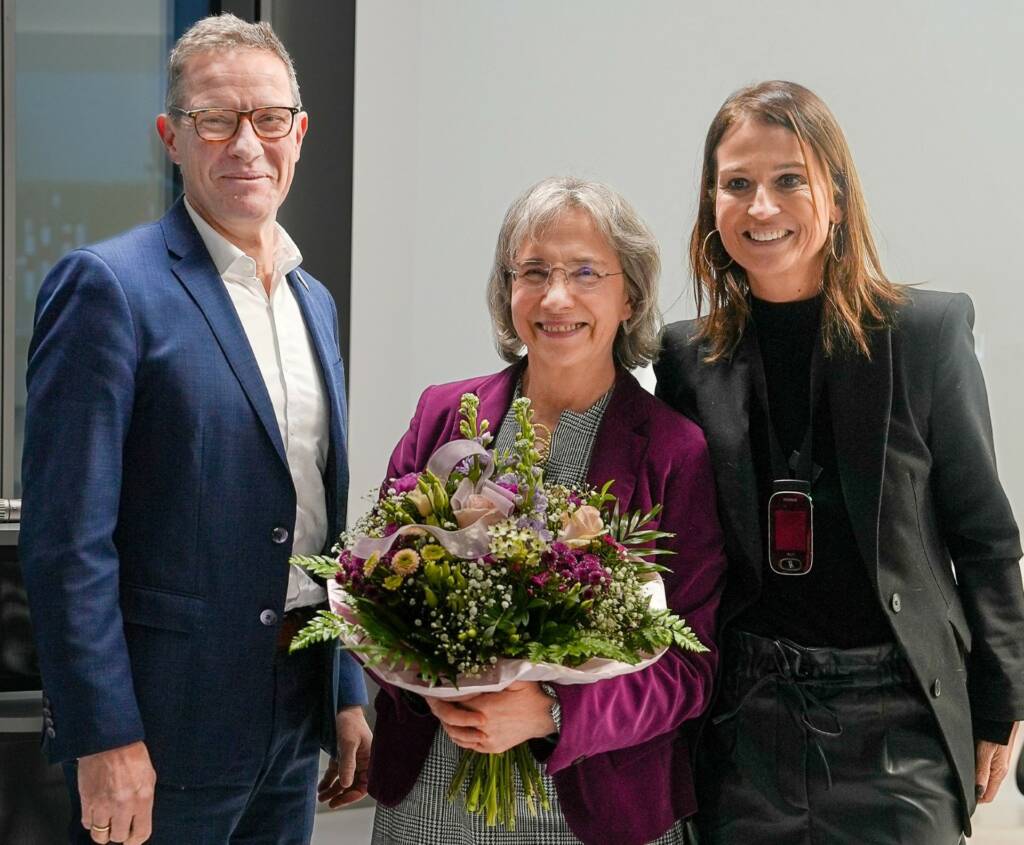 Hochschulpräsident Prof. Dr. Kai-Oliver Schocke und Vizepräsidentin Prof. Dr. Susanne Rägle (r.) verabschiedeten Prof. Dr. Barbara Klein in den Ruhestand.